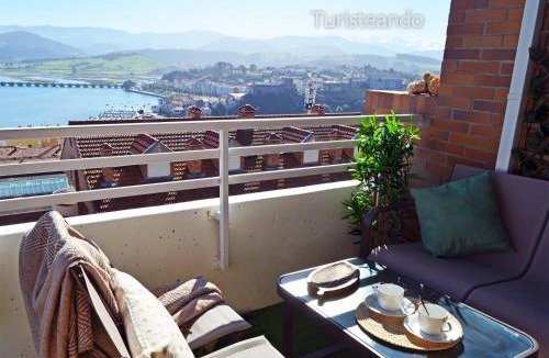 San Vicente de la Barquera Apartment | Dúplex ANANDA, vistas impresionantes con parking y piscina comunitaria