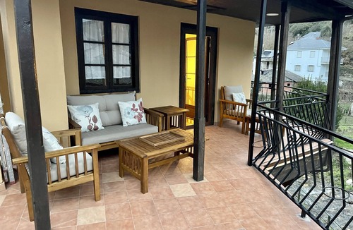 Montes de Valdueza Cottage | daffodil house