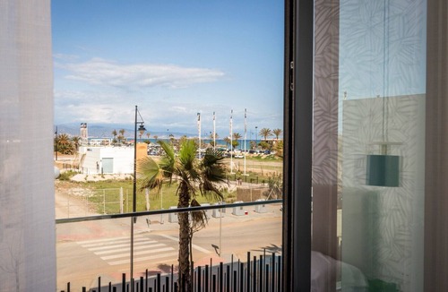 Torremolinos Apartment | Dalí | Beachfront apartment in Torremolinos