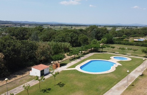 Mas Pinell Ski Chalet | Daró 3D 39 - 150m from the beach, with pool