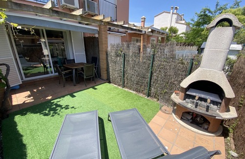 Mas Pinell Ski Chalet | Daró 3DB 115 - A/C, pool and 300m from the beach