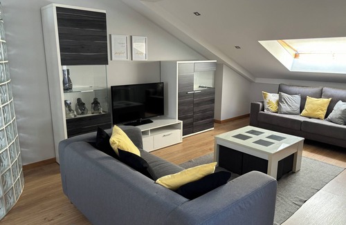 Moana Apartment | Deluxe Penthouse very close to the beach, Free Parking