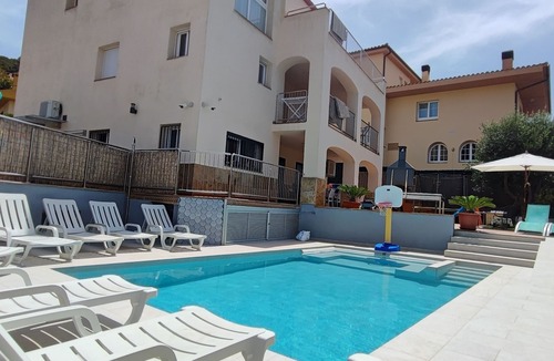 Blanes House | DESIGN House Panorama Beach/pool with Spa Jacuzzi 5 bedrooms plus a loft.
