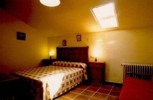 La Iruela Cottage | Detached house in the middle of the forest, with two apart. independ. One of reservation use