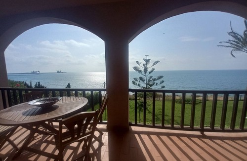 Alcanar Apartment | Disconnect with fabulous ocean views, ideal for families.