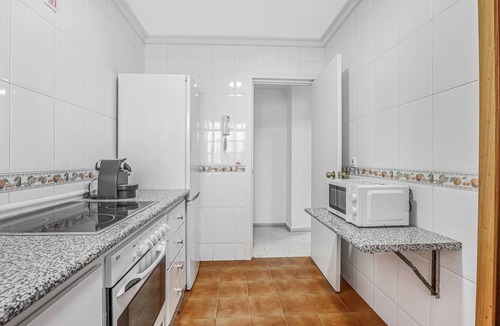 Sanlucar de Barrameda Apartment | Divina Pastora Sanlucar Apartment with Balcony and Air Conditioning