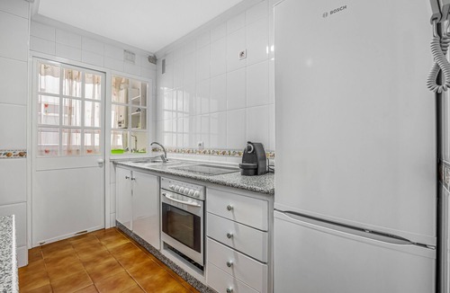 Sanlucar de Barrameda Apartment | Divina Pastora Sanlucar Apartment with Balcony and Air Conditioning