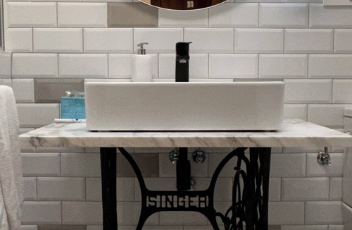 Alarcon Hostel | DOLLY BABY