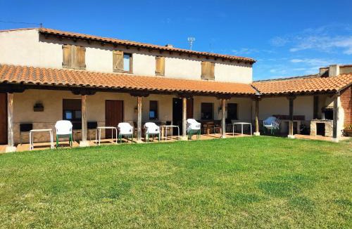Villalcazar de Sirga Hostel | Don Camino