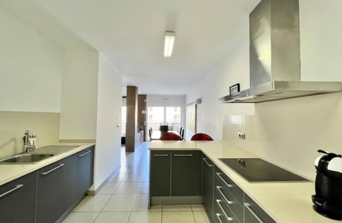Santa Margarida Apartment | Drugstore B B - Three Bedroom Apartment, Sleeps 8