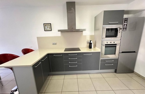 Santa Margarida Apartment | Drugstore B B - Three Bedroom Apartment, Sleeps 8