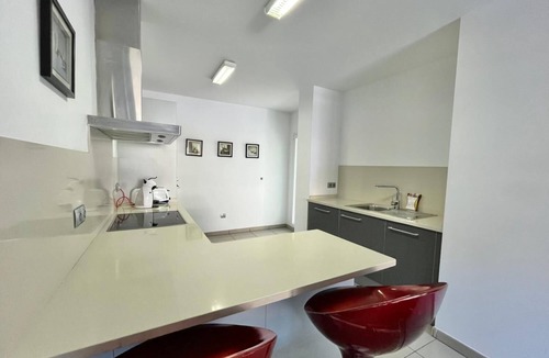 Santa Margarida Apartment | Drugstore B B - Three Bedroom Apartment, Sleeps 8