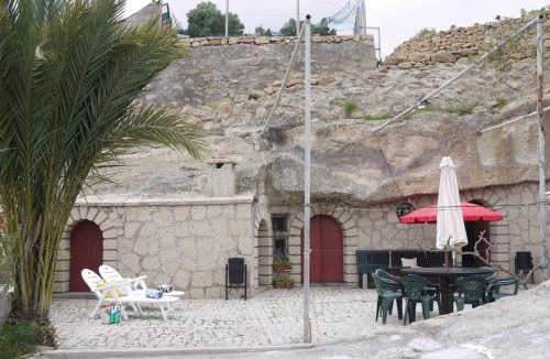 Chimiche House | Eco Holidays Cave House Justine