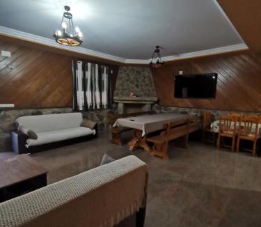 Navaluenga House | El Cauce