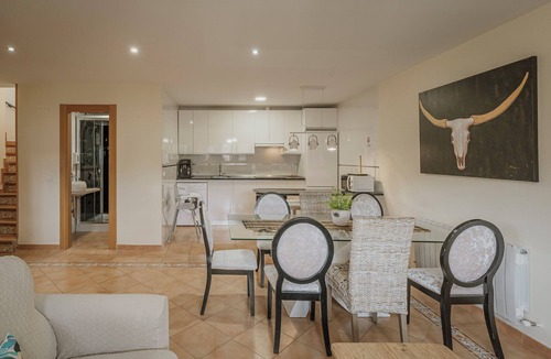 Villanueva de Avila House | El Encanto del Alberche 'Casa 3' with Mountain View, Shared Pool and Wi-Fi
