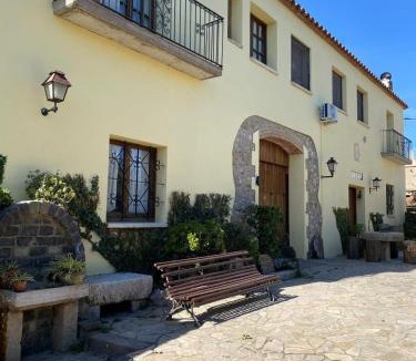 Alfar House | El Far D'empordà