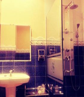 Oropesa Hotel | El Huésped del Sevillano AR