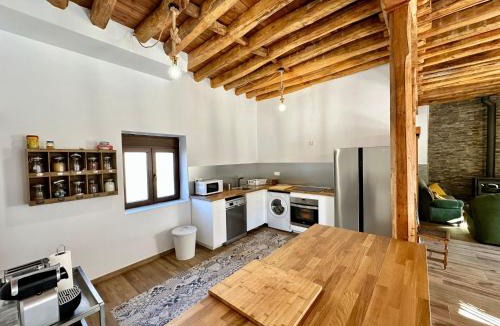 Castronuevo de Esgueva House | El Páramo