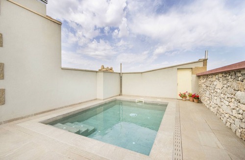 Els Plans de Sio House | El Paller de Cal Maso, adapted rural accommodation, in Hostafrancs