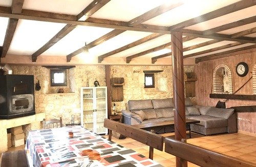 Valle de Santibanez Cottage | El Pastor cottage for 16 people