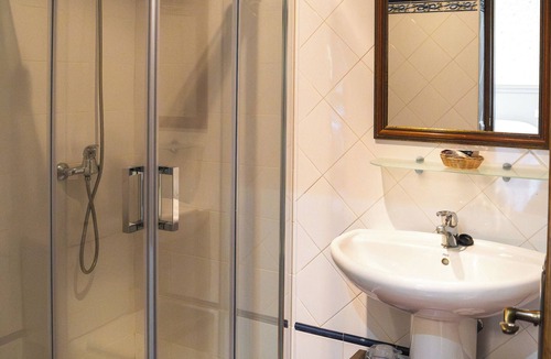 Vecinos Hostel | El Portón de la Huebra