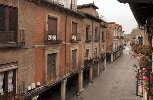 Alcala de Henares Condo | El Refugio de Cervantes, familiar, historic and charming.