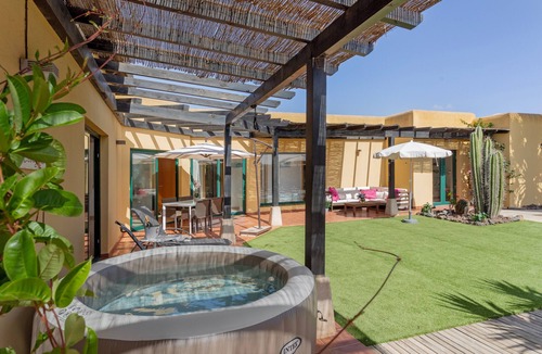 La Oliva Villa | El Refugio Vacation Home with Mountain Views, Private Pool, and Wi-Fi