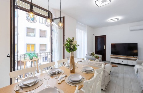 Barri Vell - Santa Creu Apartment | Elegance CityScape by Fidalsa