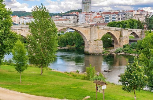 Ourense Apartment | Elegant Apartment in Ourense with Private Terrace
