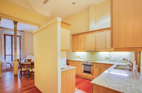 Barri Vell Apartment | Elegant apartment in the historic center