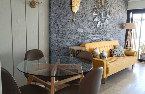 Arenys de Mar Apartment | Elegant apt. p/4 pax 1 min from the beach with Wi-Fi