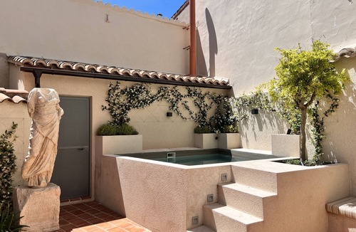 Oropesa House | Elegant mansion with swimming pool in medieval village 144km from Madrid