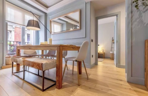 Malasana Apartment | Elegant & Spacious Three-Bedroom Apartment Filled with Natural Light