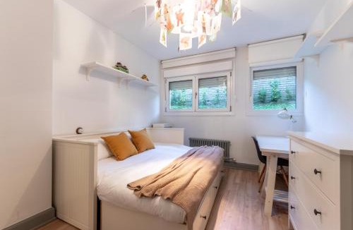 Getxo Apartment | Elegante diseño junto a la playa con piscina