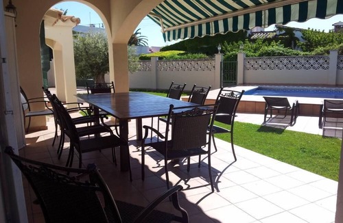 Empuriabrava House | Empuriabrava: Luxury House with garden