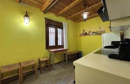 La Viluena Cottage | Entrefrutales - Rural House among Trees and Aromas