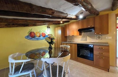 La Viluena Cottage | Entrefrutales - Rural House among Trees and Aromas