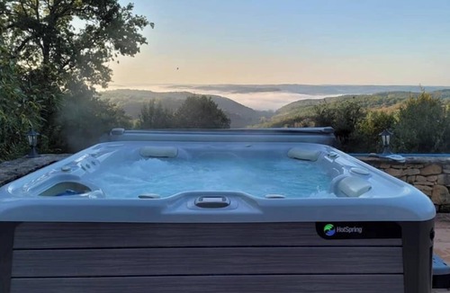 Beynac-et-Cazenac Villa | Epic view Chateau with private Pool & Hot Tub - Family & pet friendly