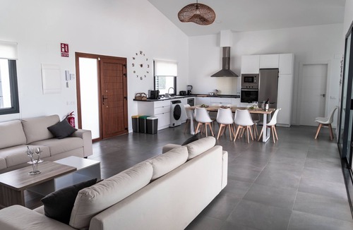 Alcocer Cottage | Casa Rural La Yesería, the ideal getaway for families/friends.pool/BBC/Relax