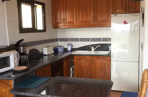 San Miguel de Abona Apartment | Beautiful apartment. 2 ch., sea view, south-facing terrace, swimming pool, the sea 5 minutes away.