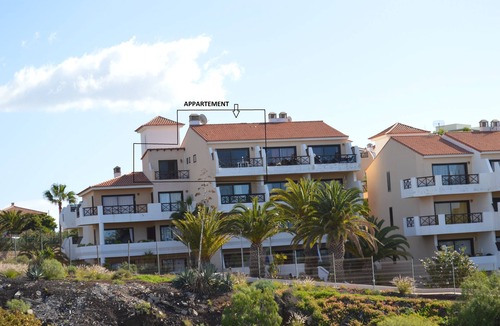 San Miguel de Abona Apartment | Beautiful apartment. 2 ch., sea view, south-facing terrace, swimming pool, the sea 5 minutes away.
