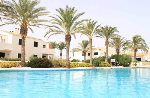 Son Blanc Apartment | House with private garden, swimming pool and tennis paddle