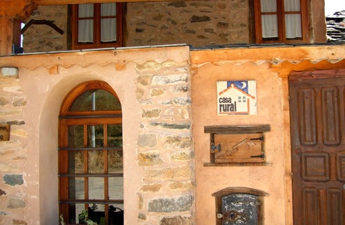 Rozuelo Cottage | House with large garden in small village, Tedejo, Folgoso de la Ribera León