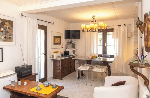 Vall-Llobrega Apartment | Apartment in villa. EXCLUSIVE USE OF A MAGNIFICENT SALT POOL.