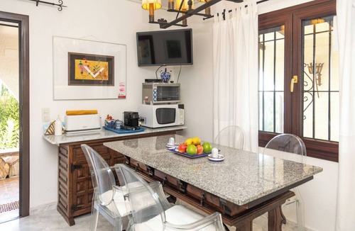 Vall-Llobrega Apartment | Apartment in villa. EXCLUSIVE USE OF A MAGNIFICENT SALT POOL.