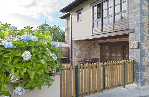 Villar de Huergo Cottage | Larrionda 31. Village House in Asturias.