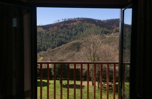 Fontoria Apartment | Lodging in rural environment Los Trobos<>in Villar de Otero, in the Ancares region.