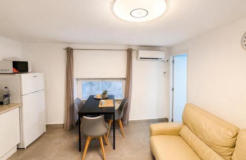 San Anton Apartment | Esperanza 10 - Newly Renovated 2BR, Central Alicante