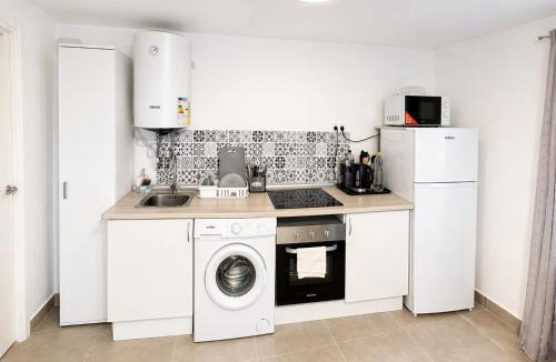 San Anton Apartment | Esperanza 10 - Newly Renovated 2BR, Central Alicante