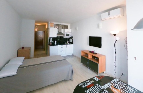 Torremolinos City Centre Apartment | Estudio Centrico 9